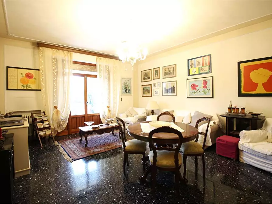 casa indipendente in vendita a Pontedera