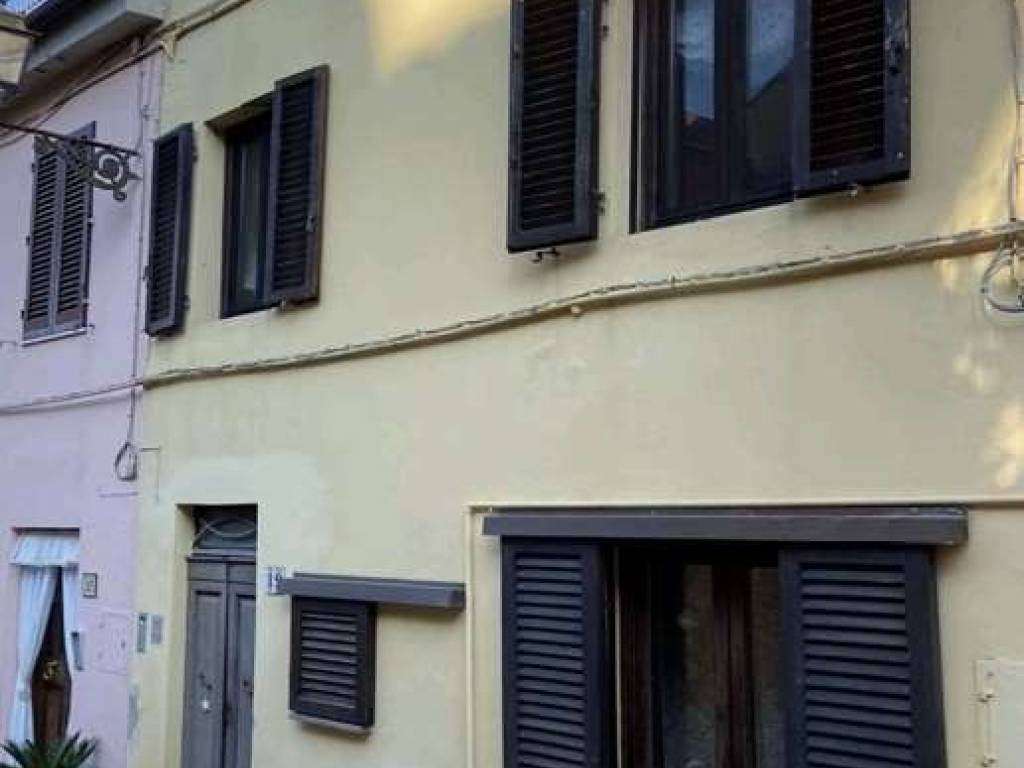appartamento in vendita a Pontedera in zona Montecastello