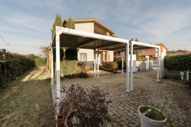 casa indipendente in vendita a Pontedera