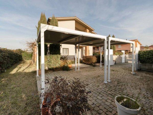 casa indipendente in vendita a Pontedera in zona Pardossi