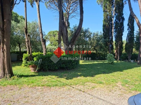 casa indipendente in vendita a Pontedera