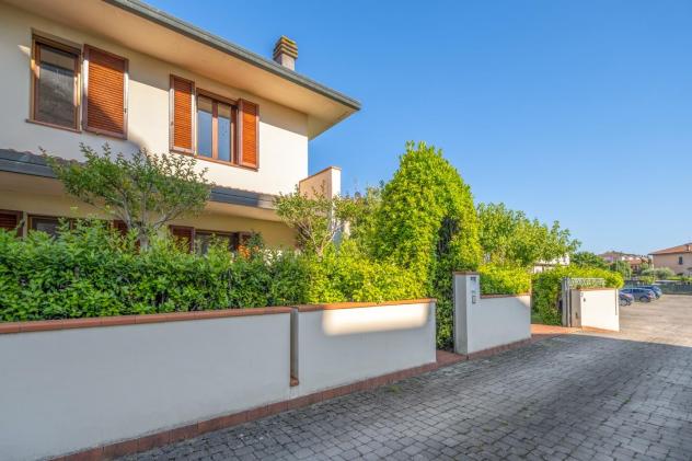 casa indipendente in vendita a Pontedera