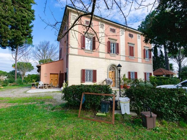 casa indipendente in vendita a Pontedera in zona Santa Lucia