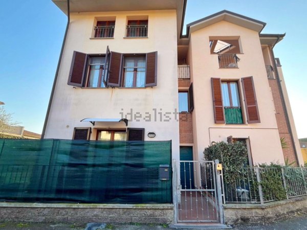 casa indipendente in vendita a Pontedera in zona Treggiaia
