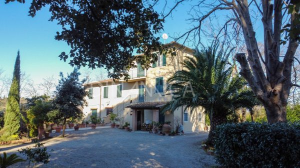 casa indipendente in vendita a Pontedera