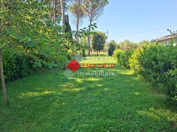 casa indipendente in vendita a Pontedera