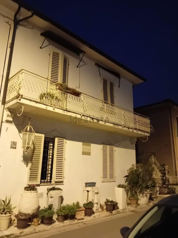 casa indipendente in vendita a Pontedera in zona La Bianca