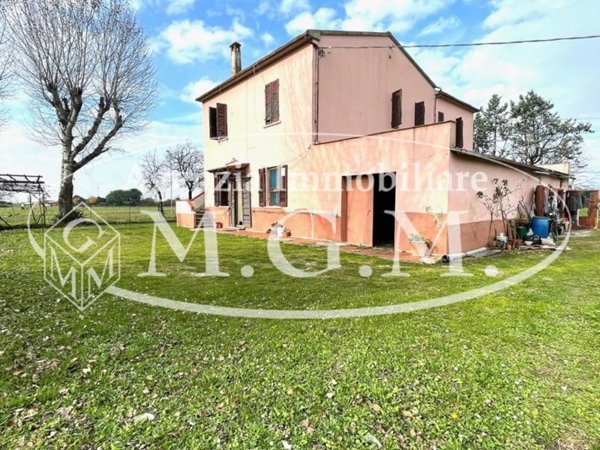 casa indipendente in vendita a Pontedera