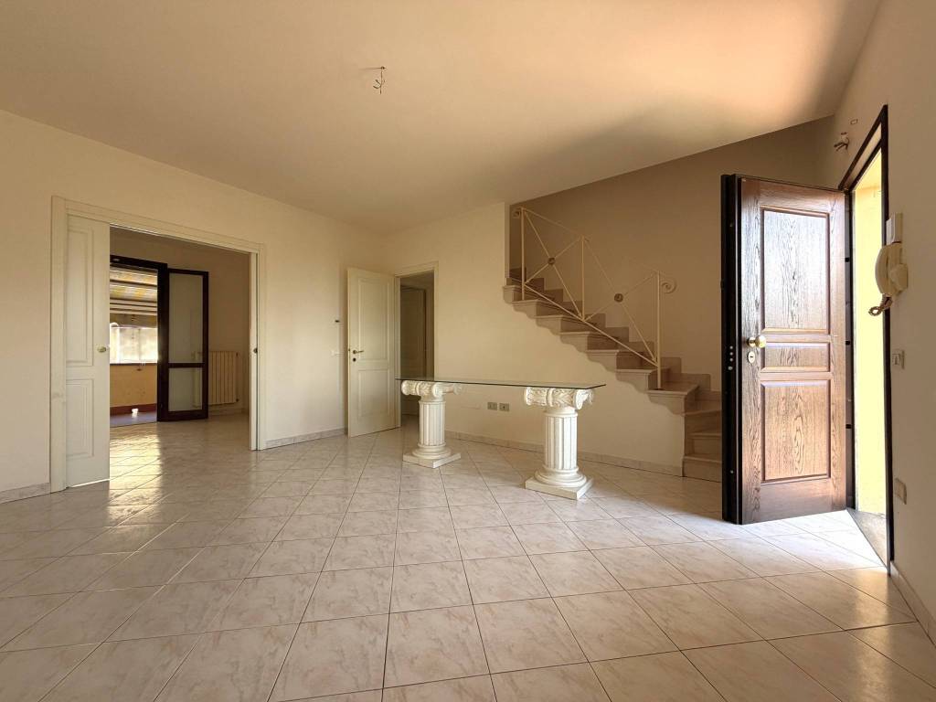 casa indipendente in vendita a Pontedera in zona Santa Lucia