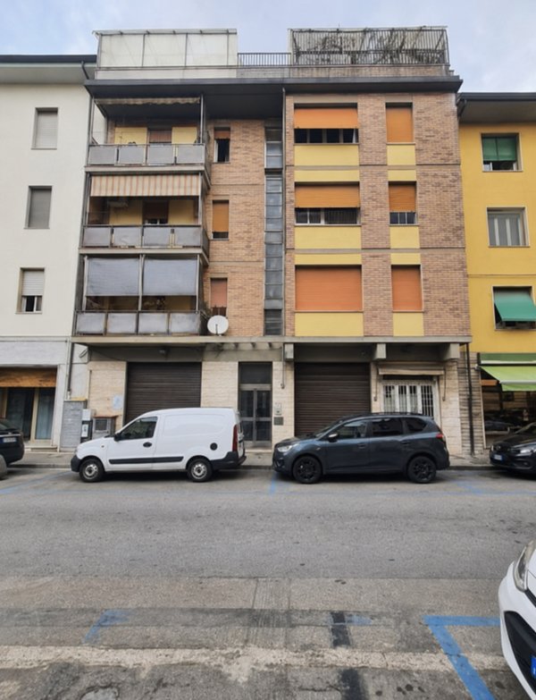 pentavano in vendita a Pontedera