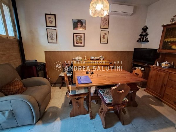 casa indipendente in vendita a Pontedera in zona Montecastello