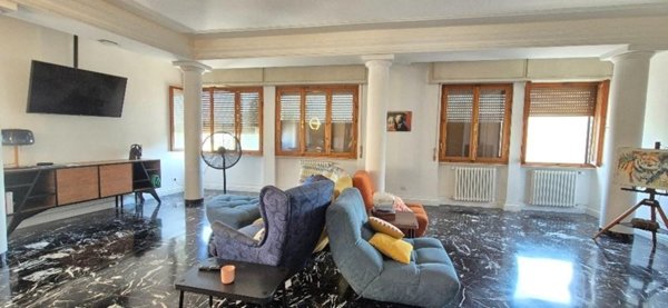 casa indipendente in vendita a Pontedera