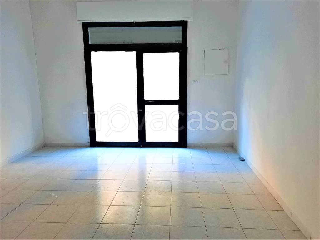 negozio in vendita a Pontedera