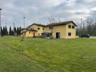 locale di sgombero in vendita a Pontedera