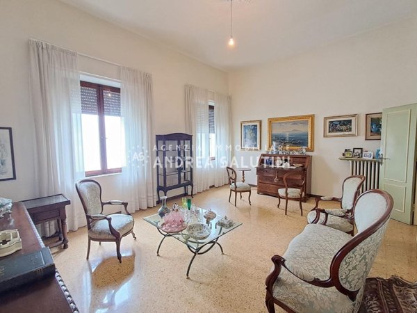 casa indipendente in vendita a Pontedera