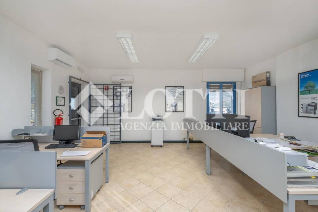 appartamento in vendita a Pontedera in zona Pietroconti