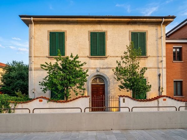 casa indipendente in vendita a Pontedera