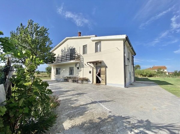 appartamento in vendita a Pontedera in zona Pardossi