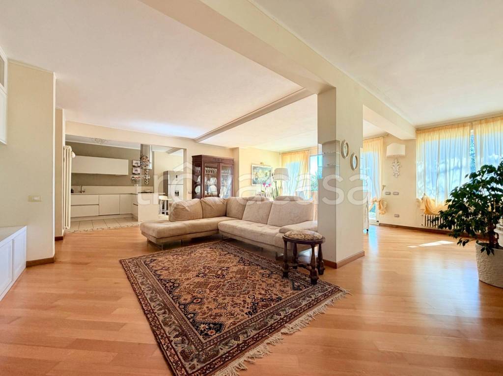 casa indipendente in vendita a Pontedera