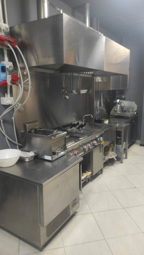 locale di sgombero in vendita a Pontedera
