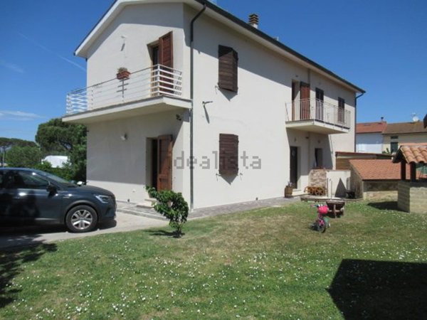 casa indipendente in vendita a Pontedera