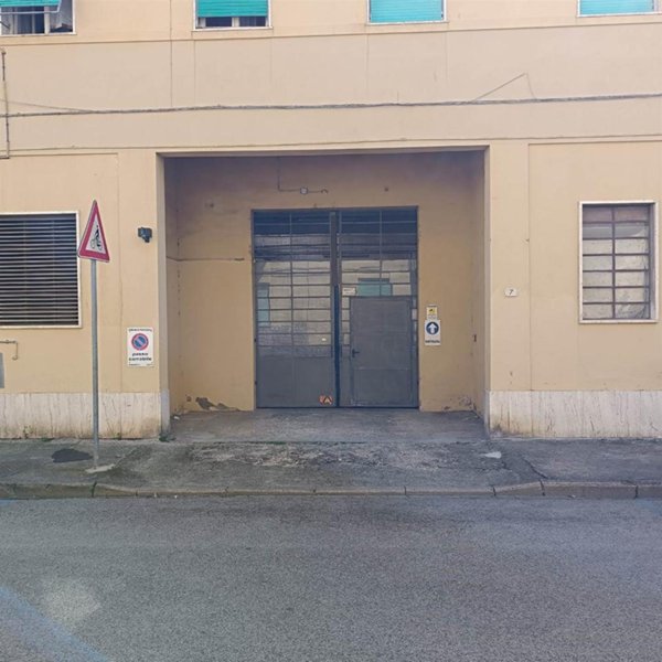 box auto in vendita a Pontedera