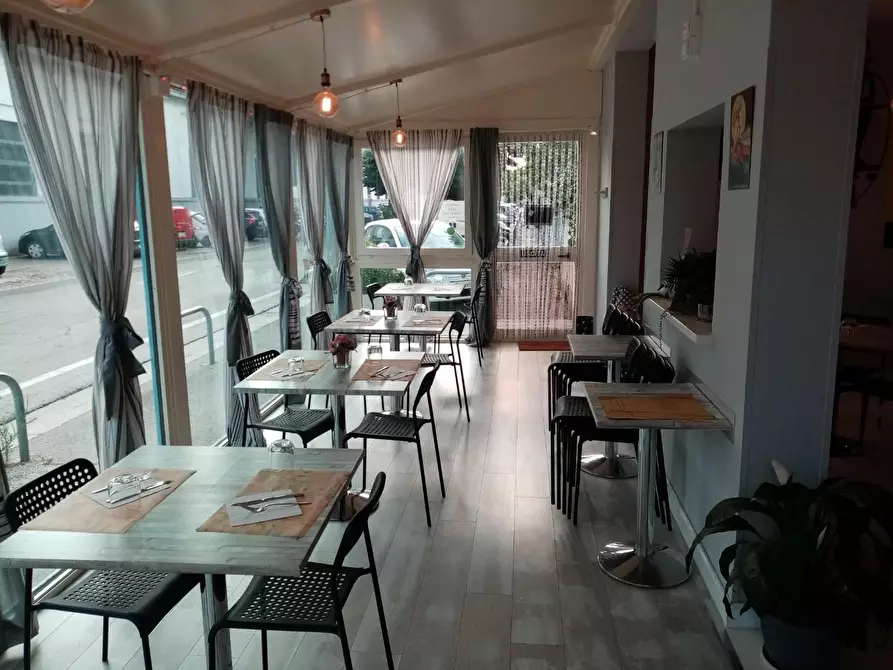 esercizio commerciale in vendita a Pontedera