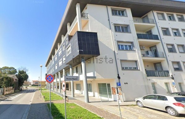 negozio in vendita a Pontedera in zona La Bianca