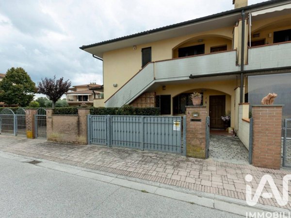 appartamento in vendita a Pontedera in zona Pietroconti