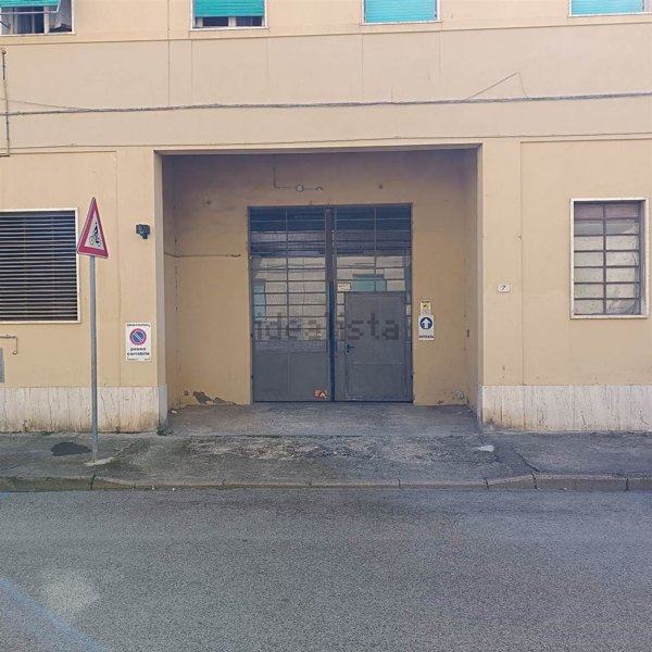 box auto in vendita a Pontedera
