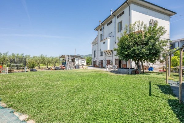 casa indipendente in vendita a Pontedera