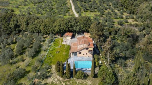 casa indipendente in vendita a Riparbella