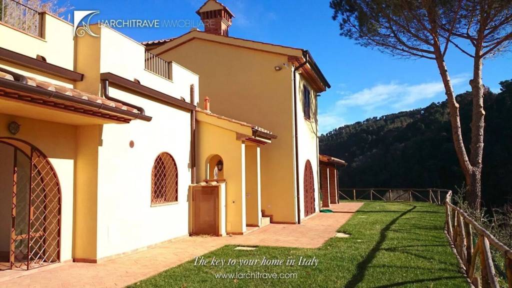 casa indipendente in vendita a Riparbella