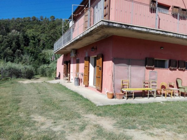 casa indipendente in vendita a Riparbella