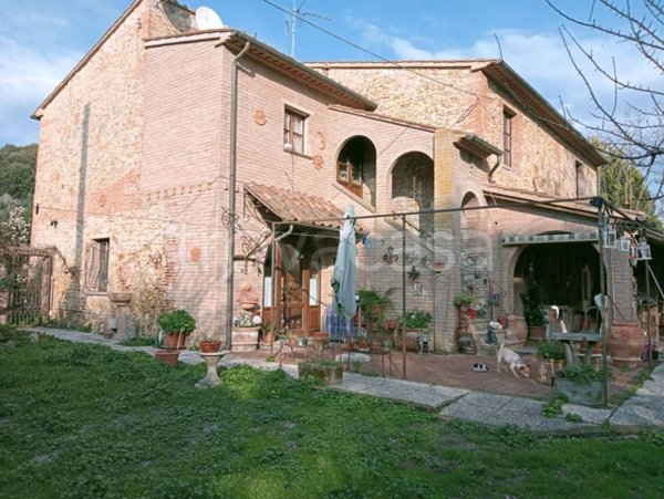 casa indipendente in vendita a Riparbella