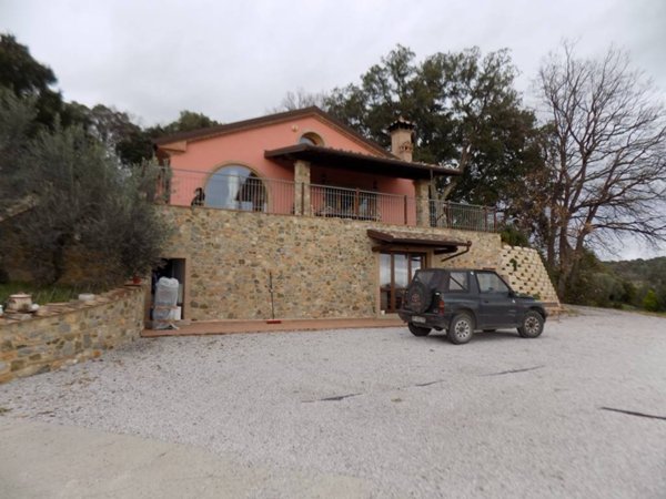 casa indipendente in vendita a Riparbella