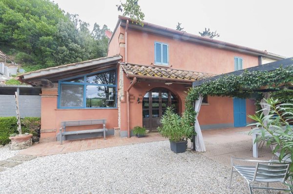 casa indipendente in vendita a Riparbella