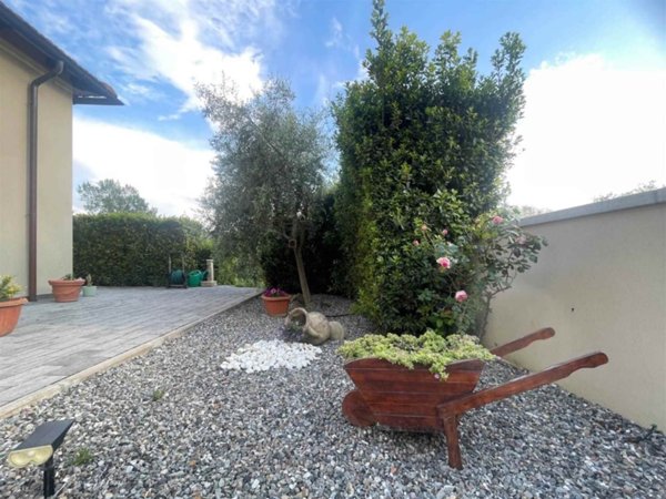 casa indipendente in vendita a Riparbella