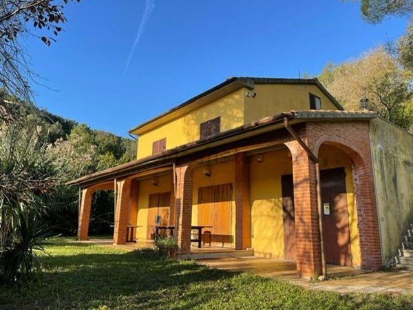 casa indipendente in vendita a Riparbella