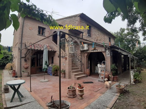 casa indipendente in vendita a Riparbella