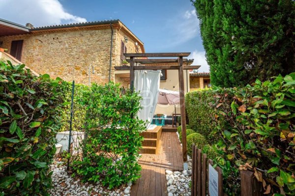 casa indipendente in vendita a Riparbella