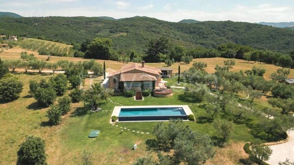 casa indipendente in vendita a Riparbella