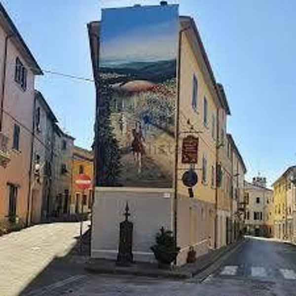 locale di sgombero in vendita a Riparbella