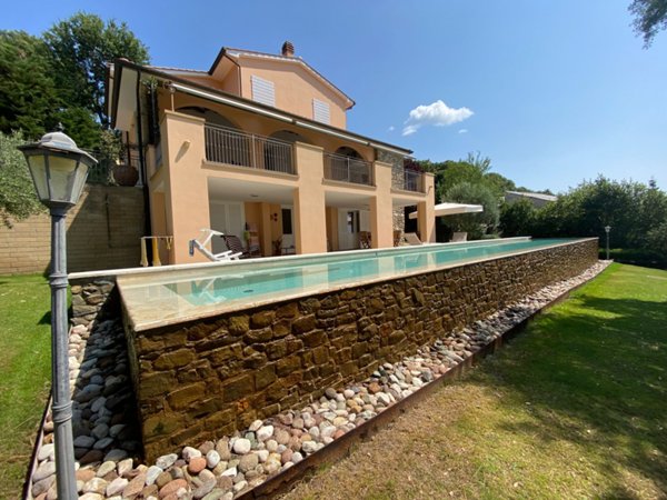 casa indipendente in vendita a Riparbella