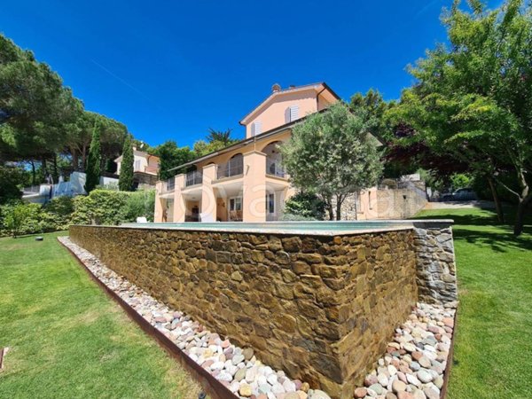 casa indipendente in vendita a Riparbella