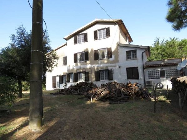 casa indipendente in vendita a Riparbella