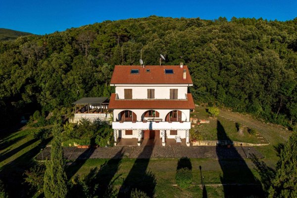 casa indipendente in vendita a Riparbella