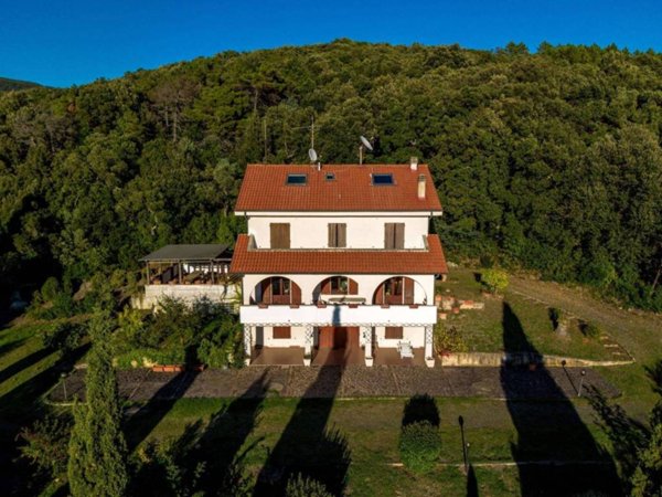 casa indipendente in vendita a Riparbella