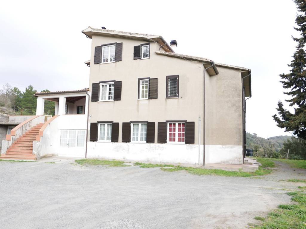 casa indipendente in vendita a Riparbella