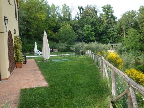 casa indipendente in vendita a Riparbella